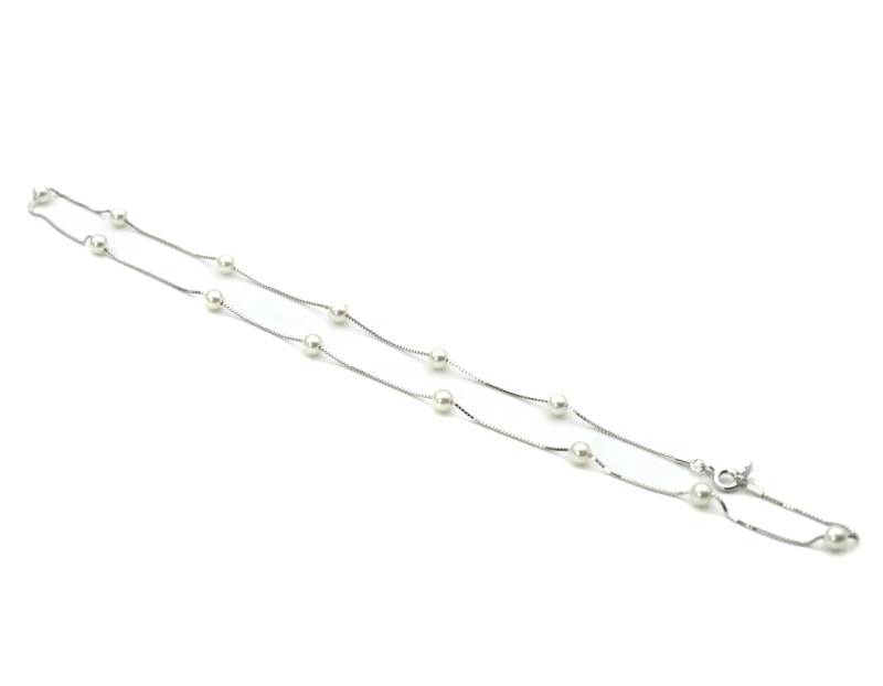 Brilliant Pearl II: Silver Chain Necklace with Pearls - Image 3