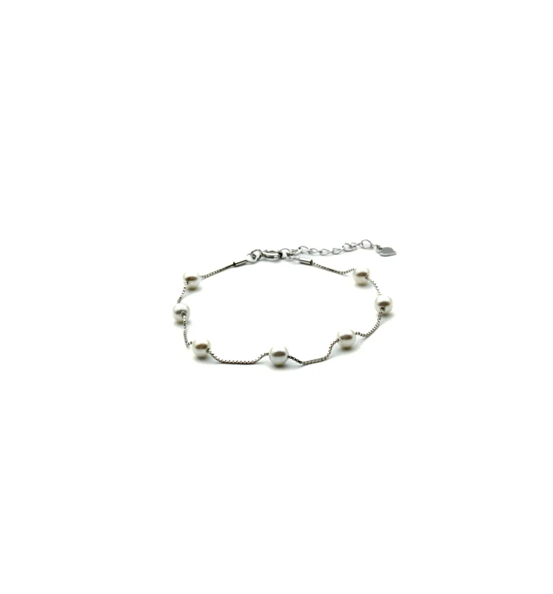 Brilliant Pearl III: Sterling Silver Dainty Bracelet with Pearls - Image 3