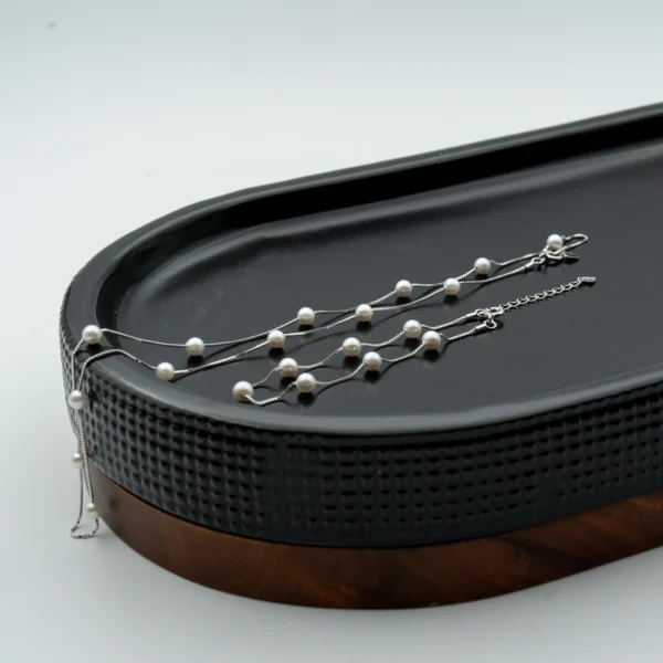 Brilliant Pearl II: Silver Chain Necklace with Pearls