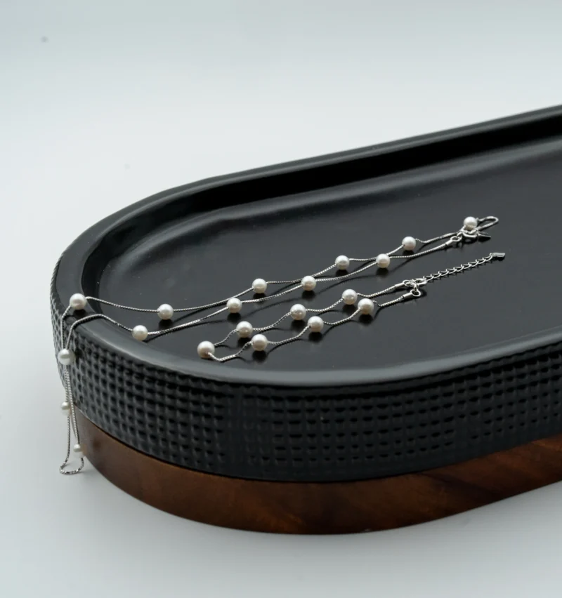 Brilliant Pearl II: Silver Chain Necklace with Pearls