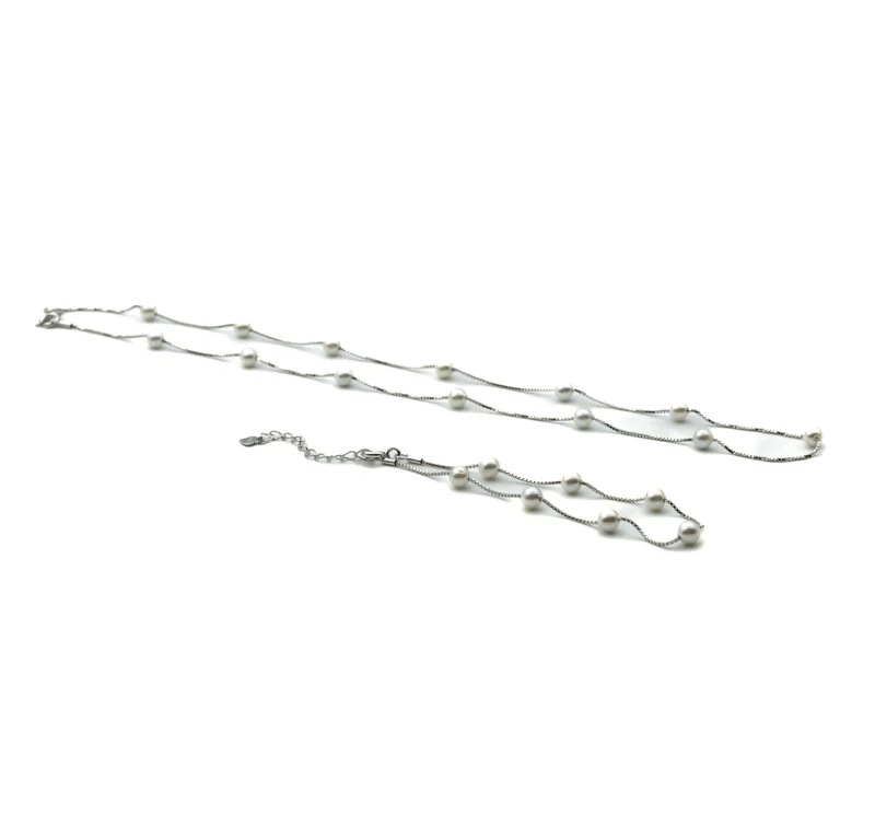 Brilliant Pearl III: Sterling Silver Dainty Bracelet with Pearls - Image 8