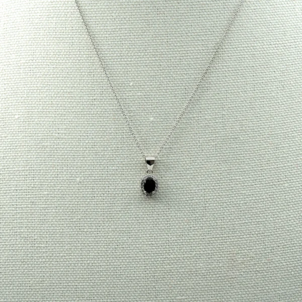 Daring: Sterling Silver Black Oval Stone Pendant and Chain
