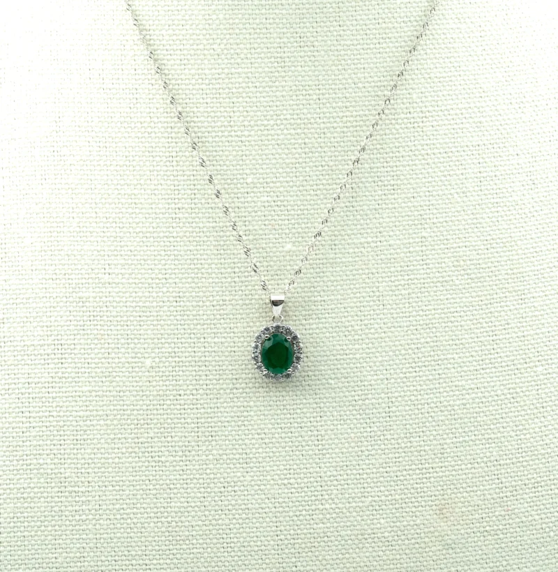 Elizabeth III: Sterling Silver Big Oval Stone Pendant and Chain - Image 5