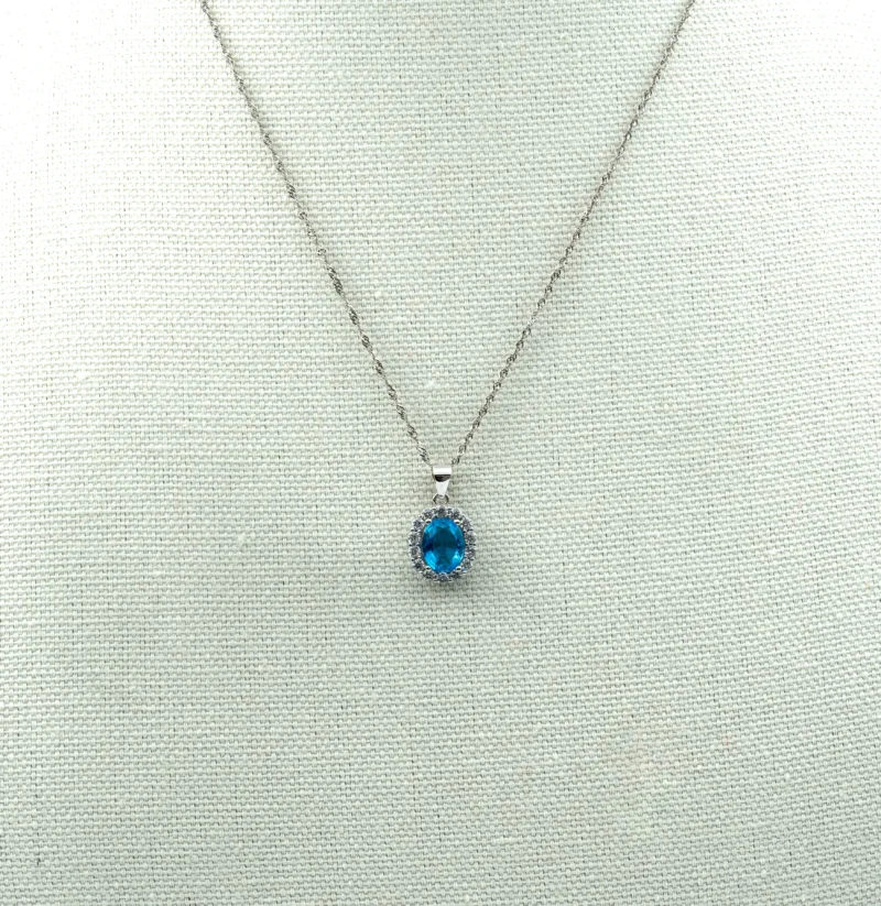 Elizabeth III: Sterling Silver Big Oval Stone Pendant and Chain - Image 6