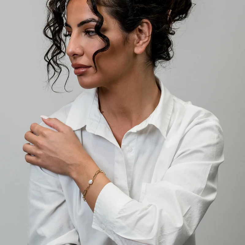 The Pearl: Gold Paperclip Pearl Bracelet - Image 3