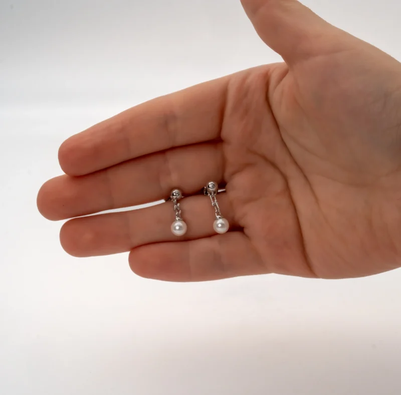 Glimmer: Sterling Silver Links Pearl Drop Earrings - Image 2