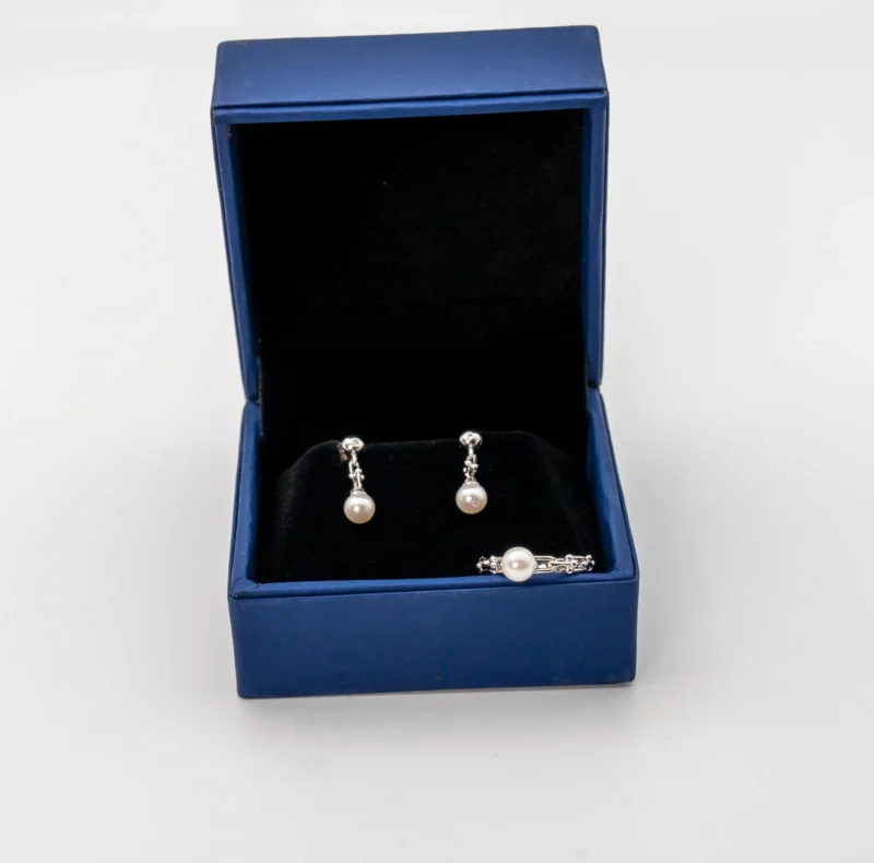 Glimmer: Sterling Silver Links Pearl Drop Earrings - Image 4